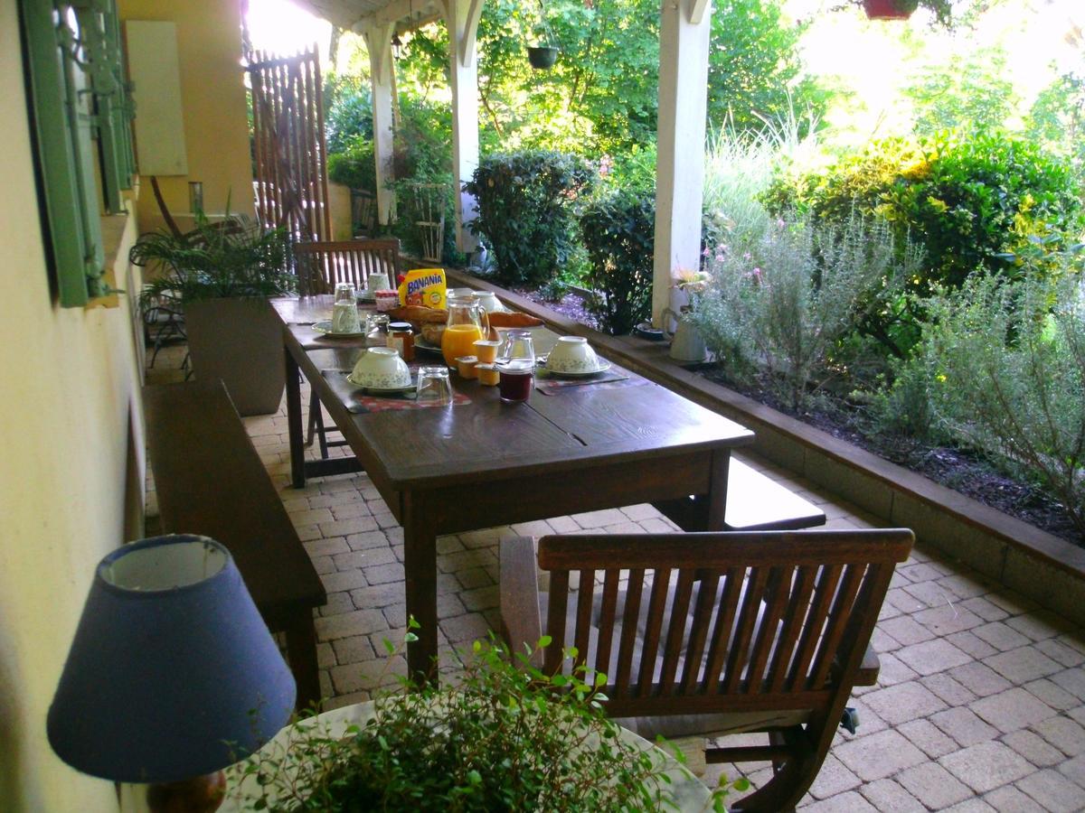 Le Bord De L'Eau Bed & Breakfast Sainte-Terre Exterior photo